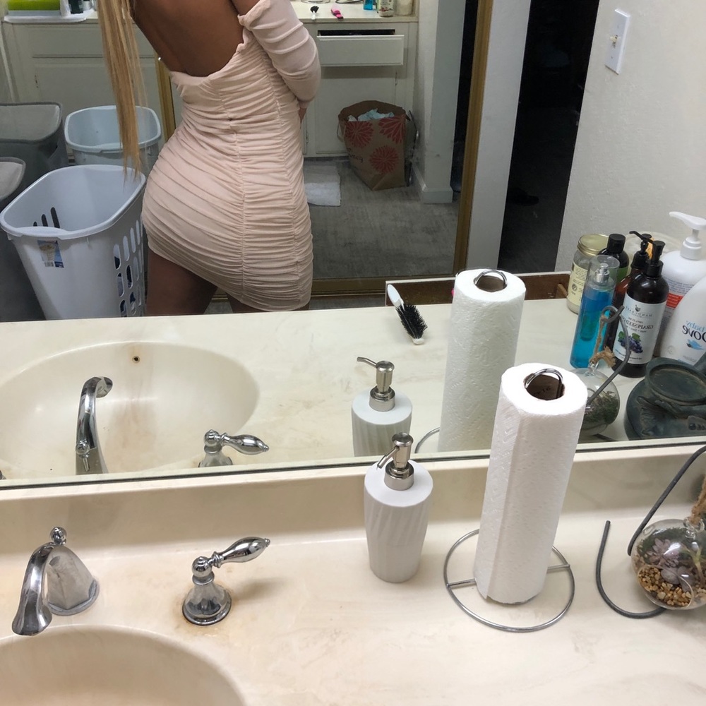 Off shoulder dress - Picture 2 of 3